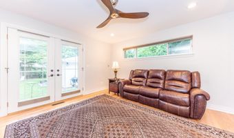 641 Louise Dr, Ann Arbor, MI 48103
