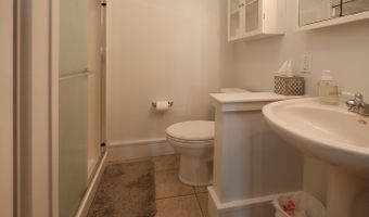 804 6th Ave, Alton, IA 51003