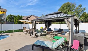 1530 Ashwood Dr, Altoona, IA 50009