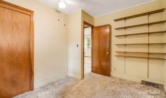 141 Macedonia Rd, Asheville, NC 28804