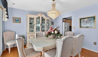 905 Madaline Dr, Avenel, NJ 07001