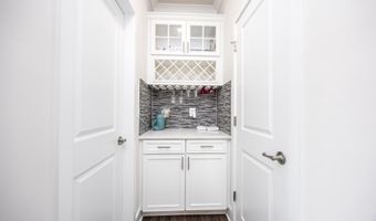 12452 SEA OAKS Ln 5, Berlin, MD 21811