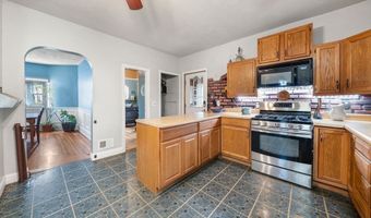 38 Hope St, Attleboro, MA 02703