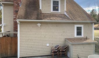 32 Wilbur Rd, Lincoln, RI 02865
