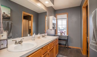 1113 9th Ave SE, Altoona, IA 50009