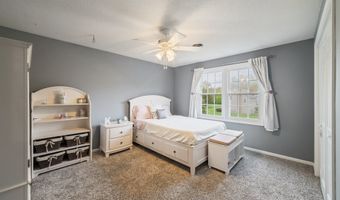 27 S Pond Cir, Cheshire, CT 06410