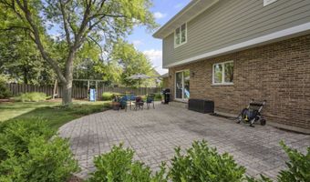 1923 N Carlyle Pl, Arlington Heights, IL 60004