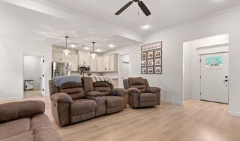 18508 Parkway Pines Dr, Bauxite, AR 72011