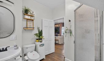 48 6th St, Bangor, ME 04401