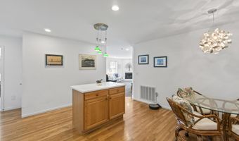 146 Parkwood Dr, Augusta, ME 04330