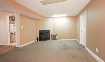 1104 Netherton Ct, Amherst, NY 14051