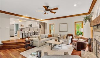 28 Loudon Pkwy, Albany, NY 12211