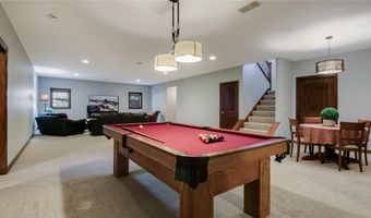 904 Timber View Dr, Altoona, WI 54720