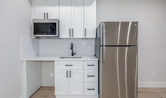722 KENYON St NW #3, Washington, DC 20010