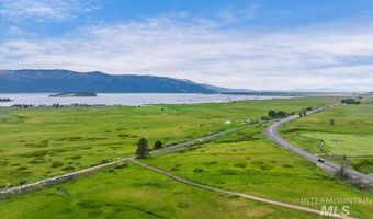 11 Stonebraker Ln, Cascade, ID 83611