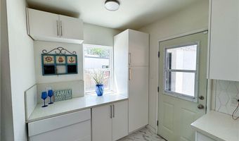 2817 Easy Ave, Long Beach, CA 90810