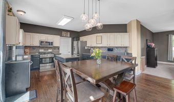 2316 Loop Rd, Algonquin, IL 60102