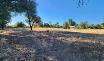 16880 Laverne Ln, Anderson, CA 96007