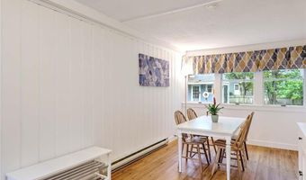 9 Roberta Dr, Barrington, RI 02806