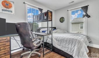 43 Pelzer St, Asheville, NC 28804