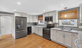 45 Hamden Rd, Cranston, RI 02920