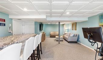 123 Terrace Ave, Cumberland, RI 02864