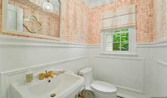 26 Bradrick Ln, Allendale, NJ 07401
