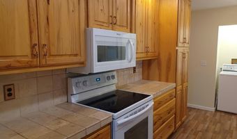 1945 PINER Rd 16, Santa Rosa, CA 95403