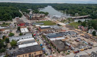 208 S Main St, Algonquin, IL 60102
