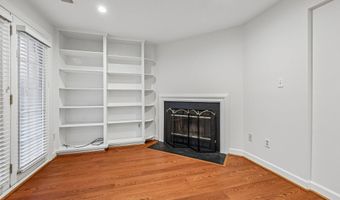21208 HEDGEROW Ter, Ashburn, VA 20147