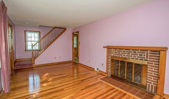 60 S Alhambra Cir, Agawam, MA 01001