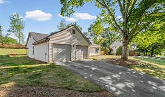 1194 Meadow Oaks Dr NW, Acworth, GA 30102