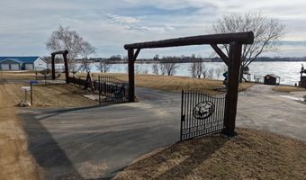 11 Lime Lake Dr, Avoca, MN 56114