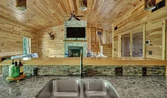 5257 Brookshire Dr, Almont, MI 48003