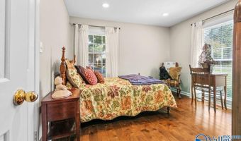 106 Collier Dr, Albertville, AL 35951