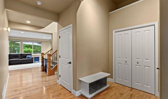 5020 Cape Seville Dr, Anchorage, AK 99516