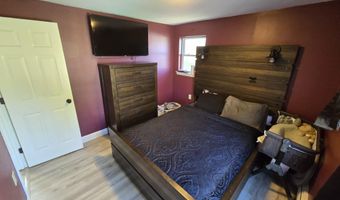 172 5th St, Bangor, ME 04401