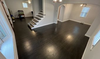 17 N Iowa Ave, Addison, IL 60101