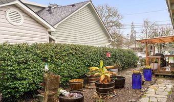 825 SW WALNUT St, Albany, OR 97321