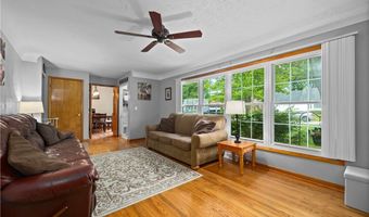 310 N Woodhill Dr, Amherst, OH 44001
