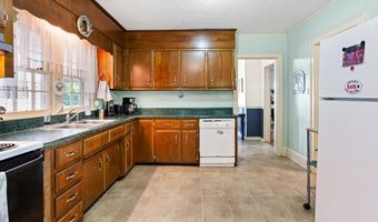 711 Parrish Ave, Adel, GA 31620