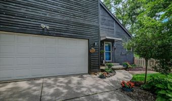 2877 Glacier Valley Rd, Fitchburg, WI 53711