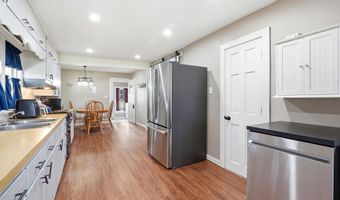 606 E Main St, Albion, IN 46701