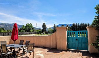 2 Latilla Ln, Arroyo Seco, NM 87514