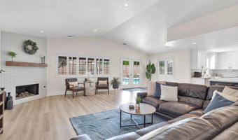 15305 Lookout Rd, Apple Valley, CA 92307