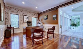 8 Meeting Rock Dr, Atkinson, NH 03811