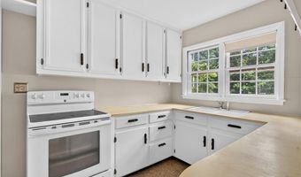 203 Ridgecrest Rd, Asheboro, NC 27203