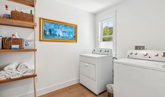 239 A Foreside Rd, Falmouth, ME 04105