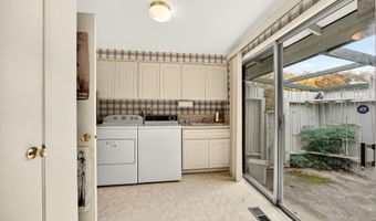 697 Oak Knoll Dr, Ashland, OR 97520