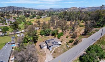 726 5Th St, Ramona, CA 92065